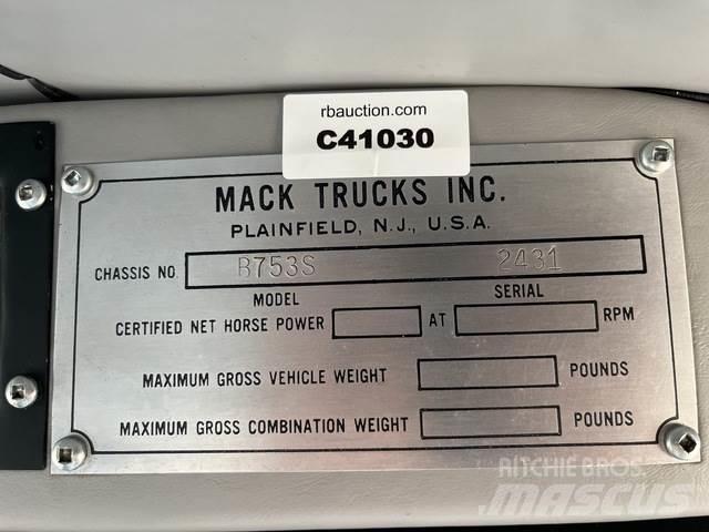 Mack B75 Ťahače