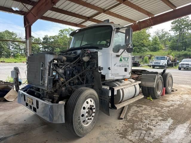 Mack CH613 Ťahače