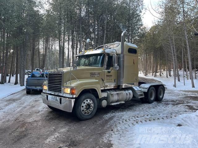 Mack CHN613 Ťahače
