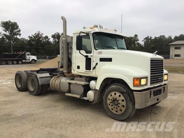 Mack CHU613 Ťahače