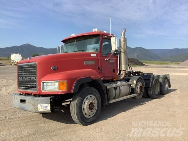 Mack CL733 Ťahače