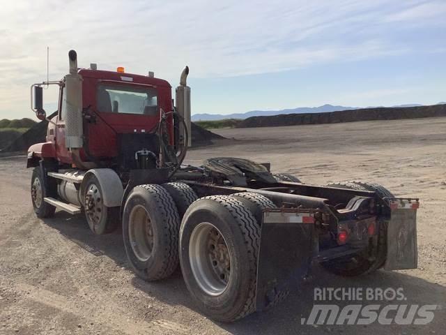 Mack CL733 Ťahače