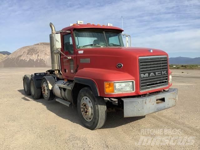 Mack CL733 Ťahače