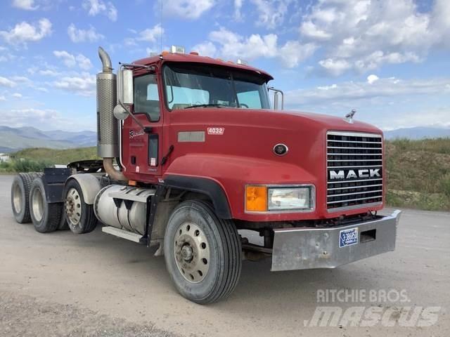 Mack CL733 Ťahače