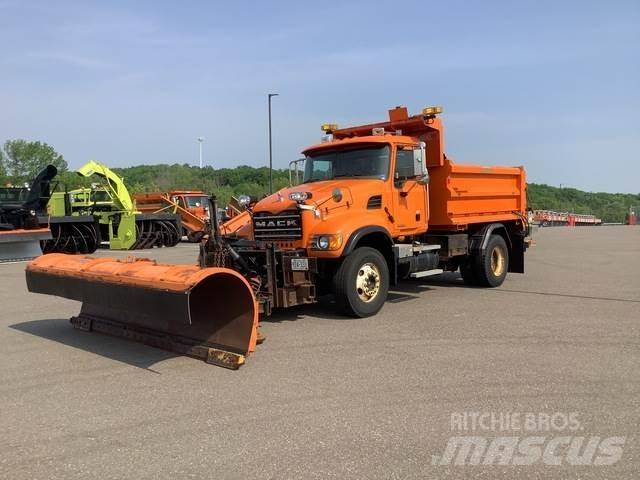 Mack CV700 Snežné pluhy, predné snežné radlice