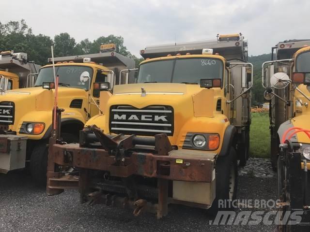 Mack CV700 Snežné pluhy, predné snežné radlice