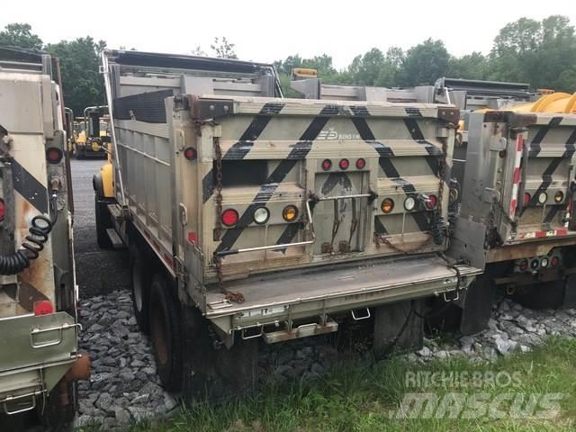 Mack CV700 Snežné pluhy, predné snežné radlice