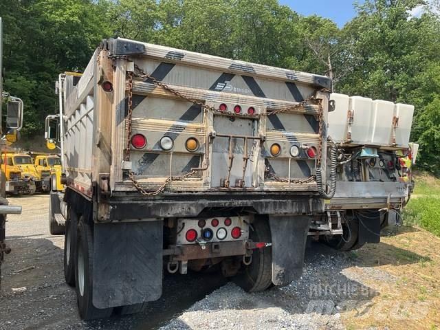 Mack CV700 Snežné pluhy, predné snežné radlice