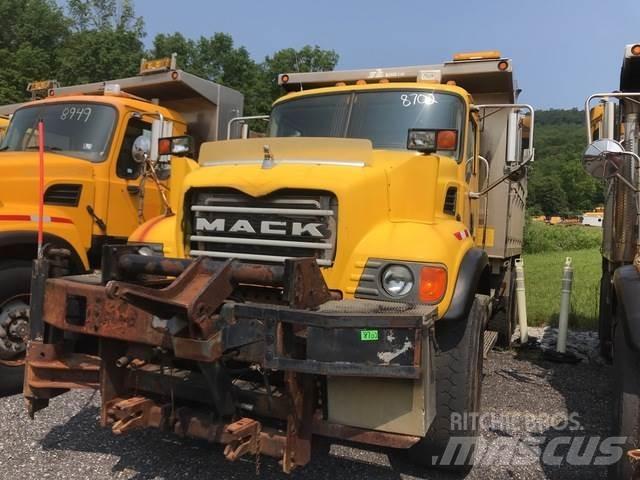 Mack CV700 Snežné pluhy, predné snežné radlice