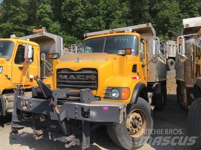 Mack CV700 Snežné pluhy, predné snežné radlice