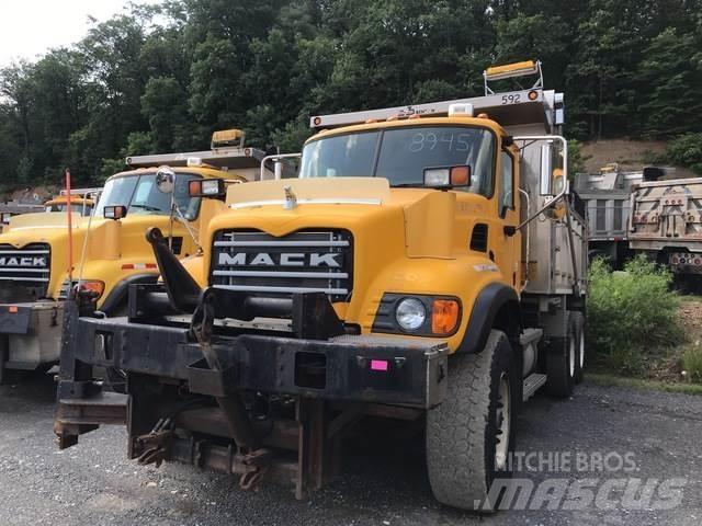 Mack CV700 Snežné pluhy, predné snežné radlice