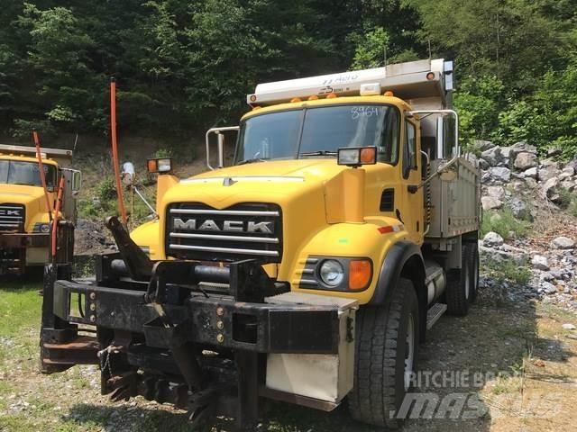 Mack CV700 Snežné pluhy, predné snežné radlice