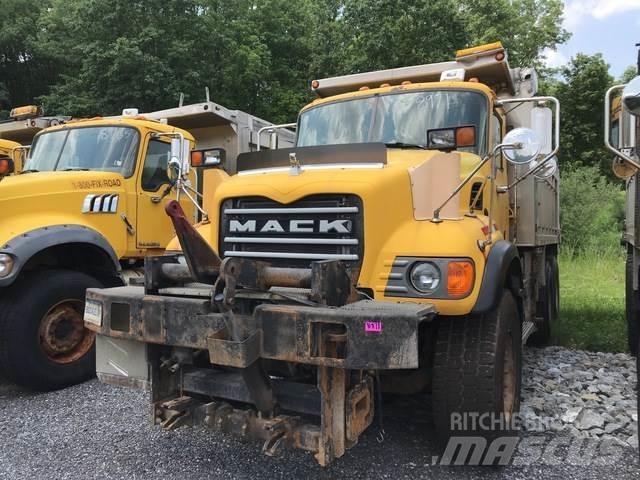 Mack CV700 Snežné pluhy, predné snežné radlice