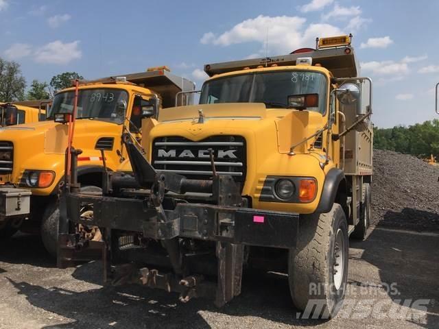 Mack CV700 Snežné pluhy, predné snežné radlice