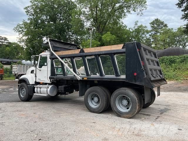 Mack CV713 Sklápače