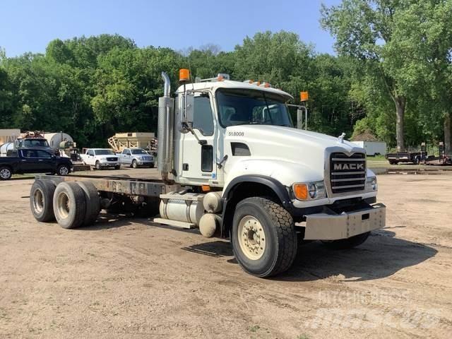 Mack CV713 Kabíny a interiér