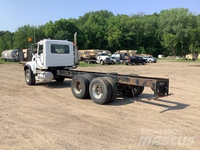 Mack CV713 Kabíny a interiér