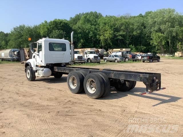 Mack CV713 Kabíny a interiér