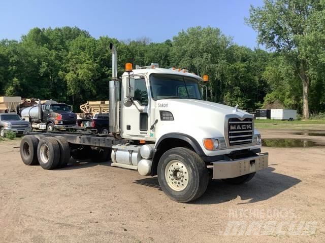 Mack CV713 Kabíny a interiér