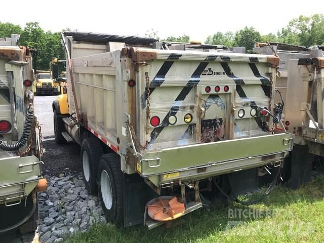 Mack CV713 Snežné pluhy, predné snežné radlice