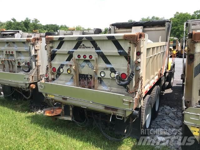 Mack CV713 Snežné pluhy, predné snežné radlice