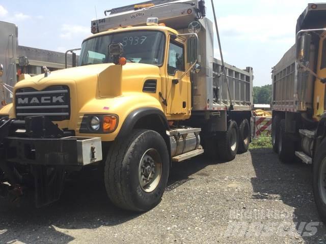 Mack CV713 Snežné pluhy, predné snežné radlice