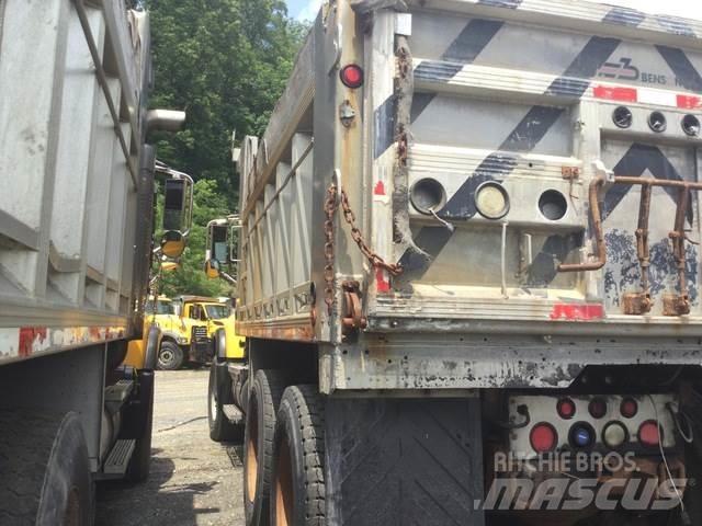 Mack CV713 Posýpače soli a piesku