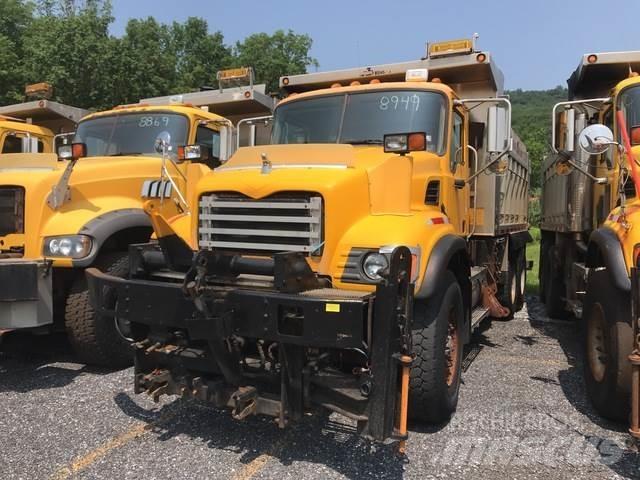 Mack CV713 Snežné pluhy, predné snežné radlice