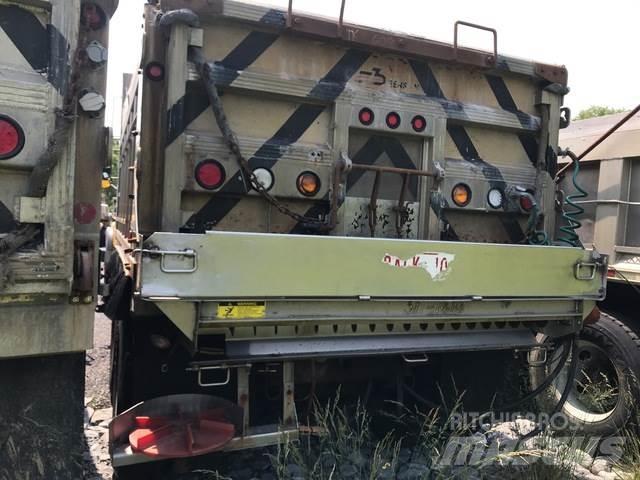 Mack CV713 Snežné pluhy, predné snežné radlice