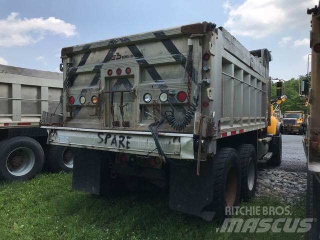 Mack CV713 Snežné pluhy, predné snežné radlice