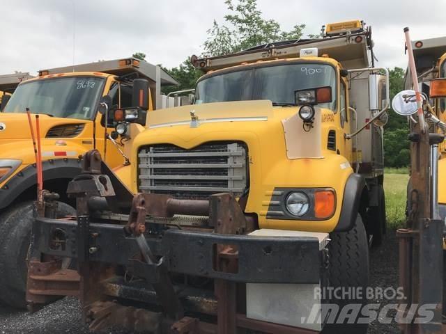Mack CV713 Sklápače