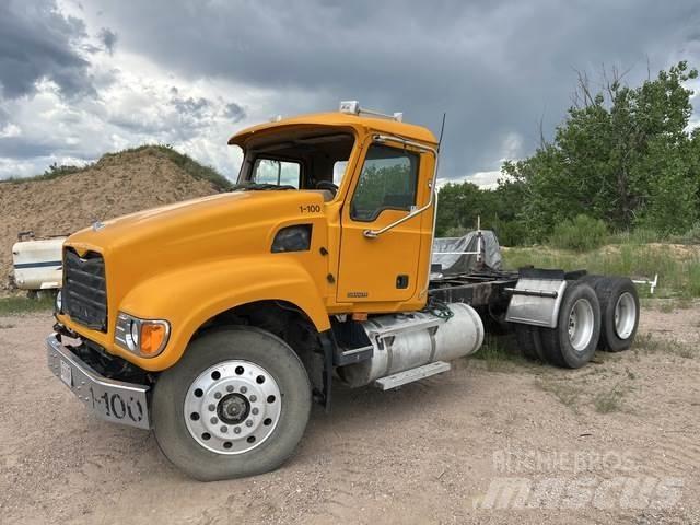 Mack CV713 Ťahače
