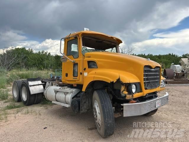 Mack CV713 Ťahače