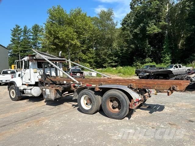 Mack CV713 Ramenové nosiče kontajnerov