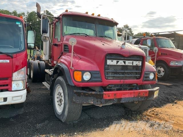 Mack CV713 Kabíny a interiér