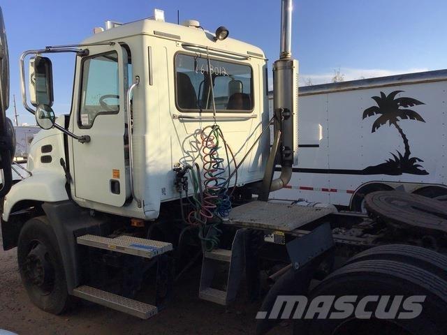 Mack CXN612 Ťahače