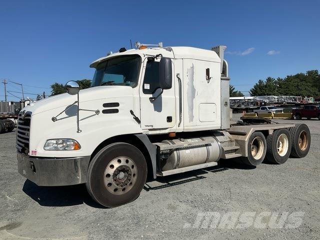 Mack CXN613 Ťahače