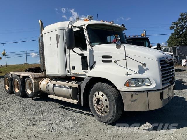 Mack CXN613 Ťahače
