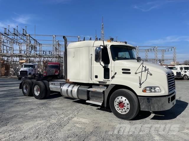 Mack CXU613 Ťahače