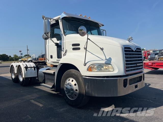 Mack CXU613 Ťahače