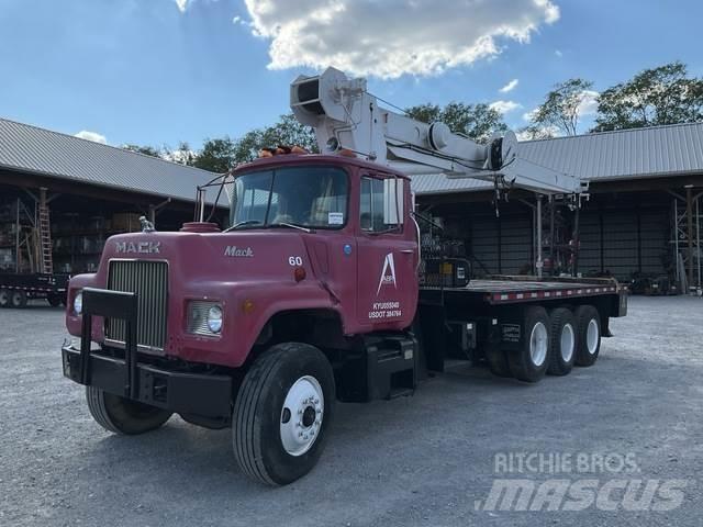 Mack DM686S Ďalšie nákladné vozidlá