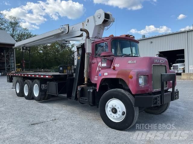 Mack DM686S Ďalšie nákladné vozidlá