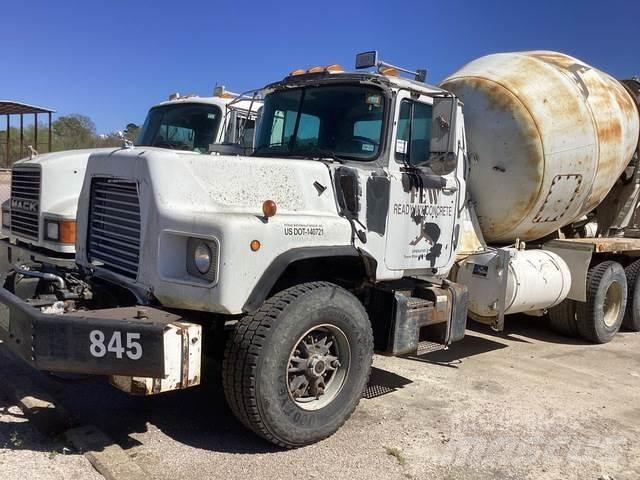 Mack DM690S Ďalšie nákladné vozidlá
