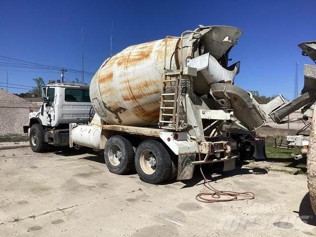 Mack DM690S Ďalšie nákladné vozidlá