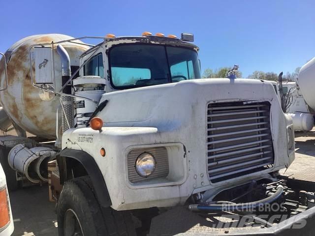 Mack DM690S Ďalšie nákladné vozidlá