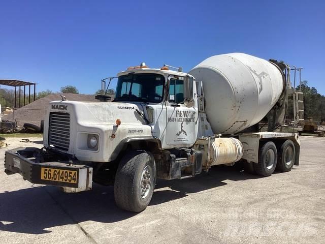 Mack DM690S Ďalšie nákladné vozidlá