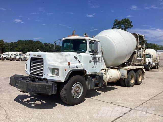 Mack DM690S Ďalšie nákladné vozidlá