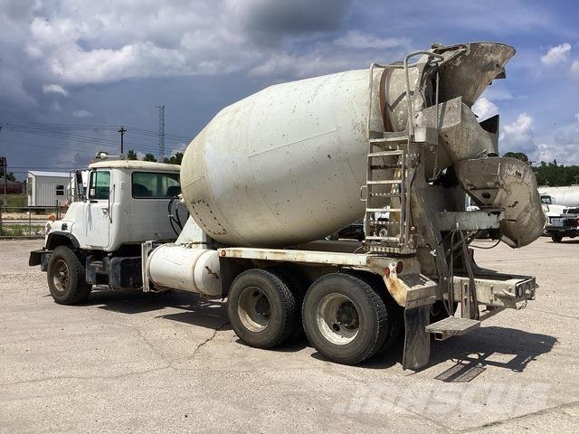Mack DM690S Ďalšie nákladné vozidlá