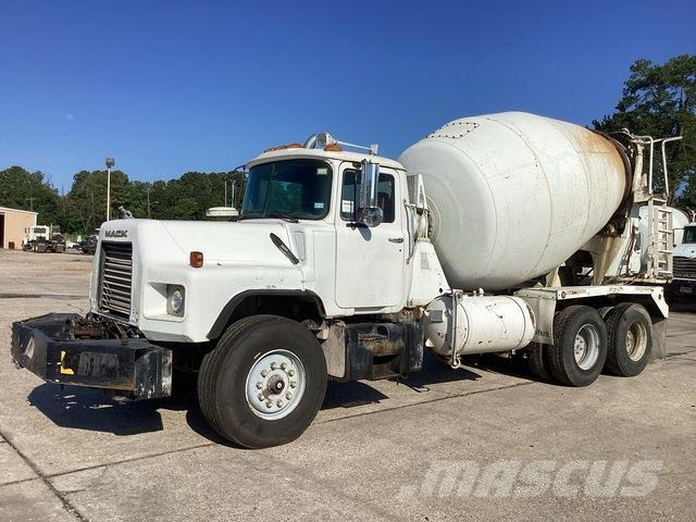 Mack DM690S Ďalšie nákladné vozidlá