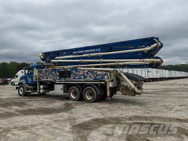Mack GR64B Nákladné autá s čerpadlami betónu